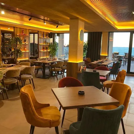 Talija Milmari Nlux *